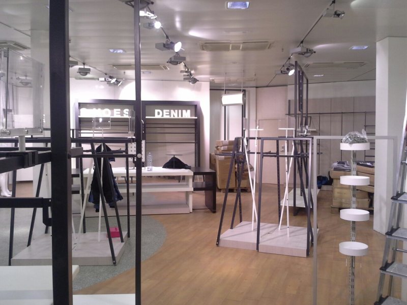 Lausanne store